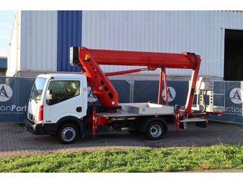 Platform udara yang dipasang di truk NISSAN