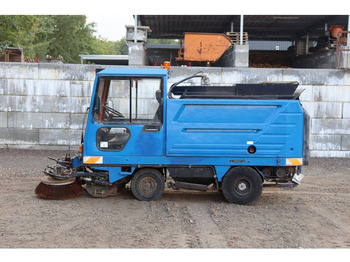 Penyapu jalan Schmidt SK152S: gambar 2 Penyapu jalan Schmidt SK152S: gambar 2