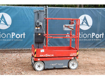 Platform pengangkat SKYJACK