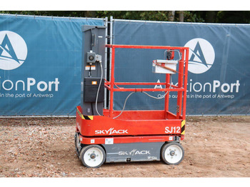 Platform pengangkat SKYJACK