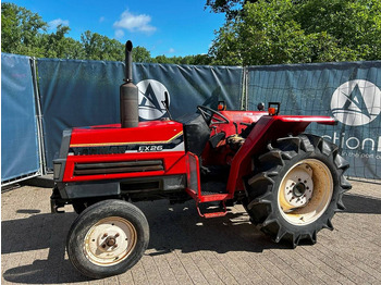 Traktor YANMAR