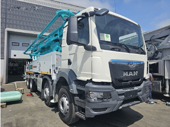Truk pompa beton MERCEDES-BENZ