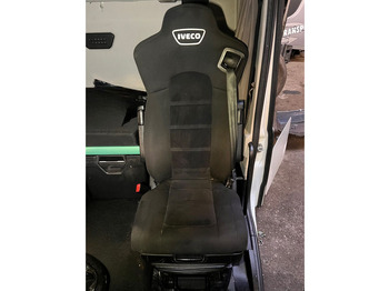 Tempat duduk IVECO S-WAY