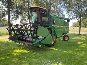 Pemanen gabungan JOHN DEERE