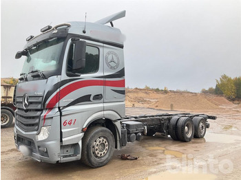 Truk sasis MERCEDES-BENZ Actros