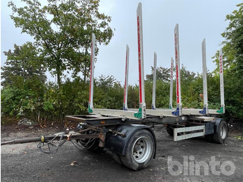 Trailer pengangkut kayu