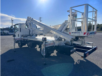 Platform udara yang dipasang di truk ISUZU