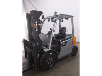 Forklift listrik STILL