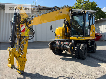 Ekskavator CATERPILLAR M323F