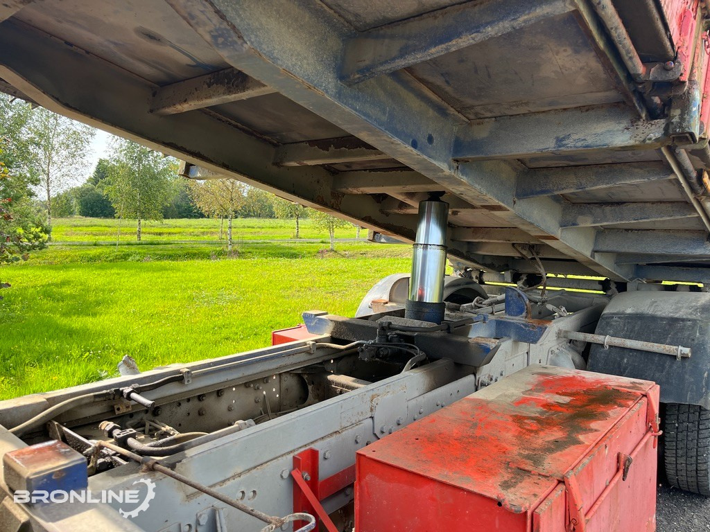 1984 SCANIA G82ML 54PA Tipper + HMF crane - Truk jungkit, Truk derek: gambar 5 1984 SCANIA G82ML 54PA Tipper + HMF crane - Truk jungkit, Truk derek: gambar 5