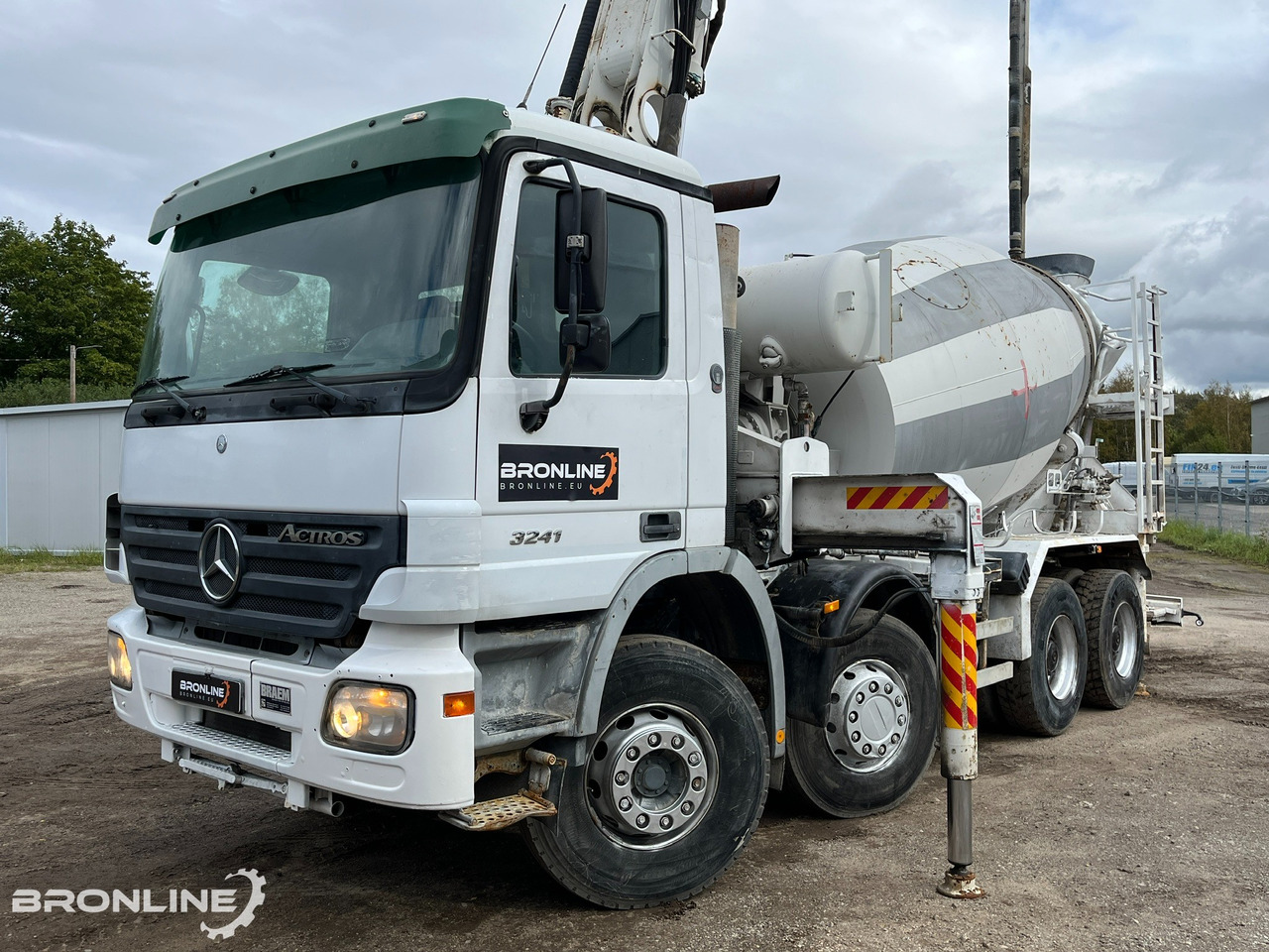 2004 MERCEDES-BENZ ACTROS 3241K 8X4/4 PUMI - Truk pengaduk beton: gambar 1 2004 MERCEDES-BENZ ACTROS 3241K 8X4/4 PUMI - Truk pengaduk beton: gambar 1