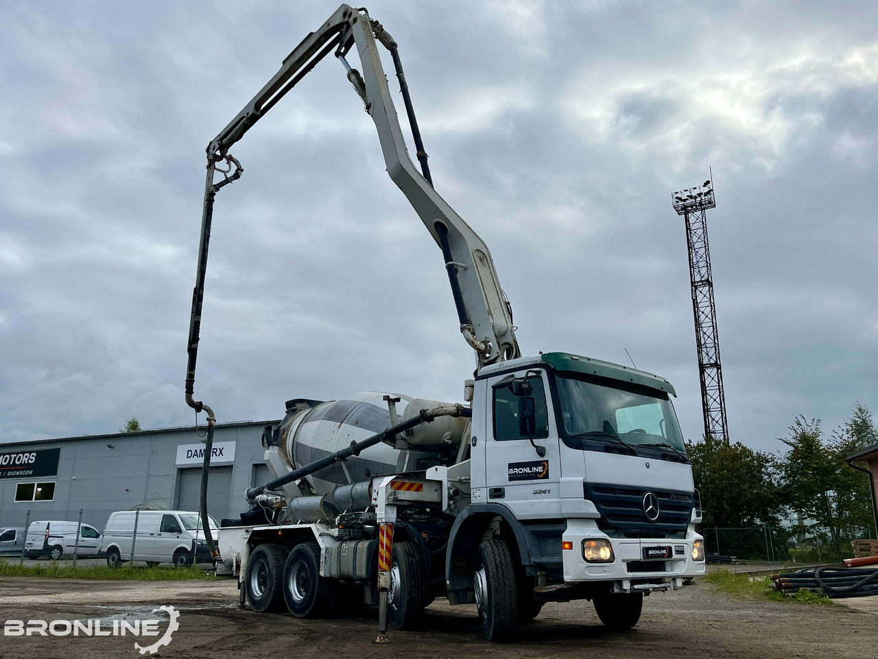 2004 MERCEDES-BENZ ACTROS 3241K 8X4/4 PUMI - Truk pengaduk beton: gambar 3 2004 MERCEDES-BENZ ACTROS 3241K 8X4/4 PUMI - Truk pengaduk beton: gambar 3