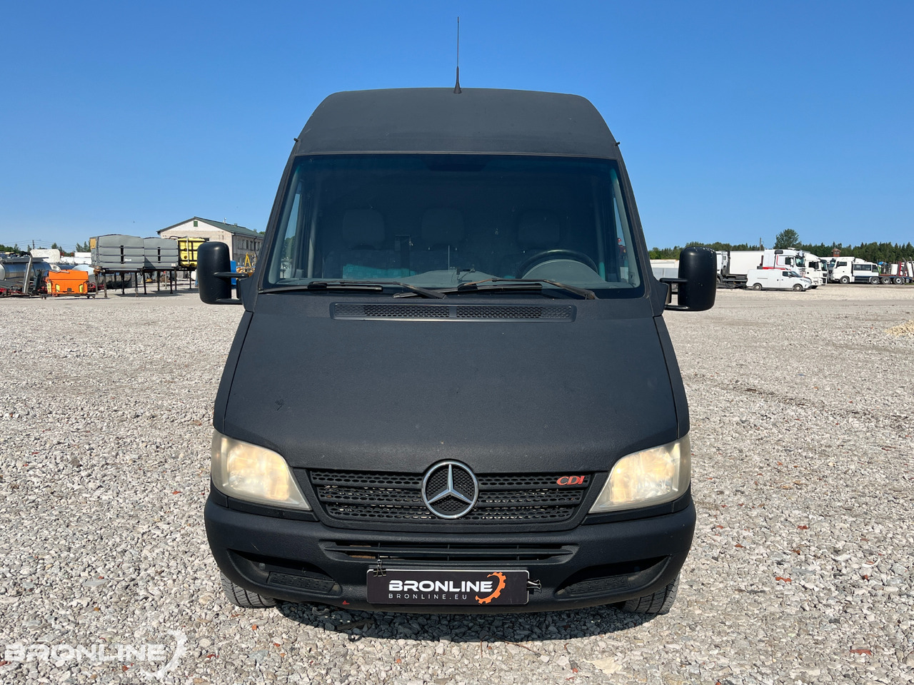 2004 Mercedes-Benz Sprinter 313 CDI 2.2d 95kW - Van panel: gambar 3 2004 Mercedes-Benz Sprinter 313 CDI 2.2d 95kW - Van panel: gambar 3