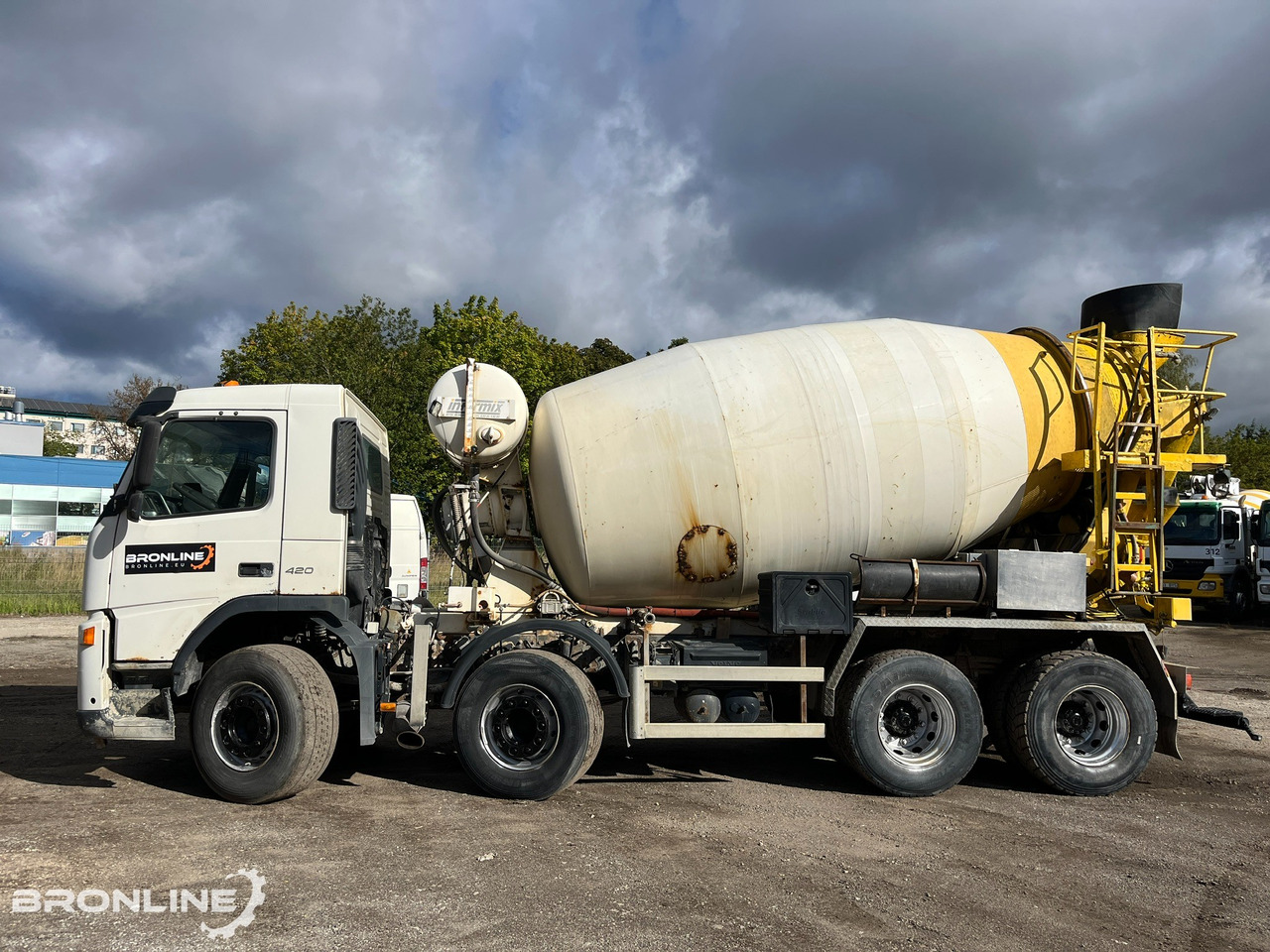 2004 Volvo FM12 420 8x4 Intermix 10m³ - Truk pengaduk beton: gambar 3 2004 Volvo FM12 420 8x4 Intermix 10m³ - Truk pengaduk beton: gambar 3