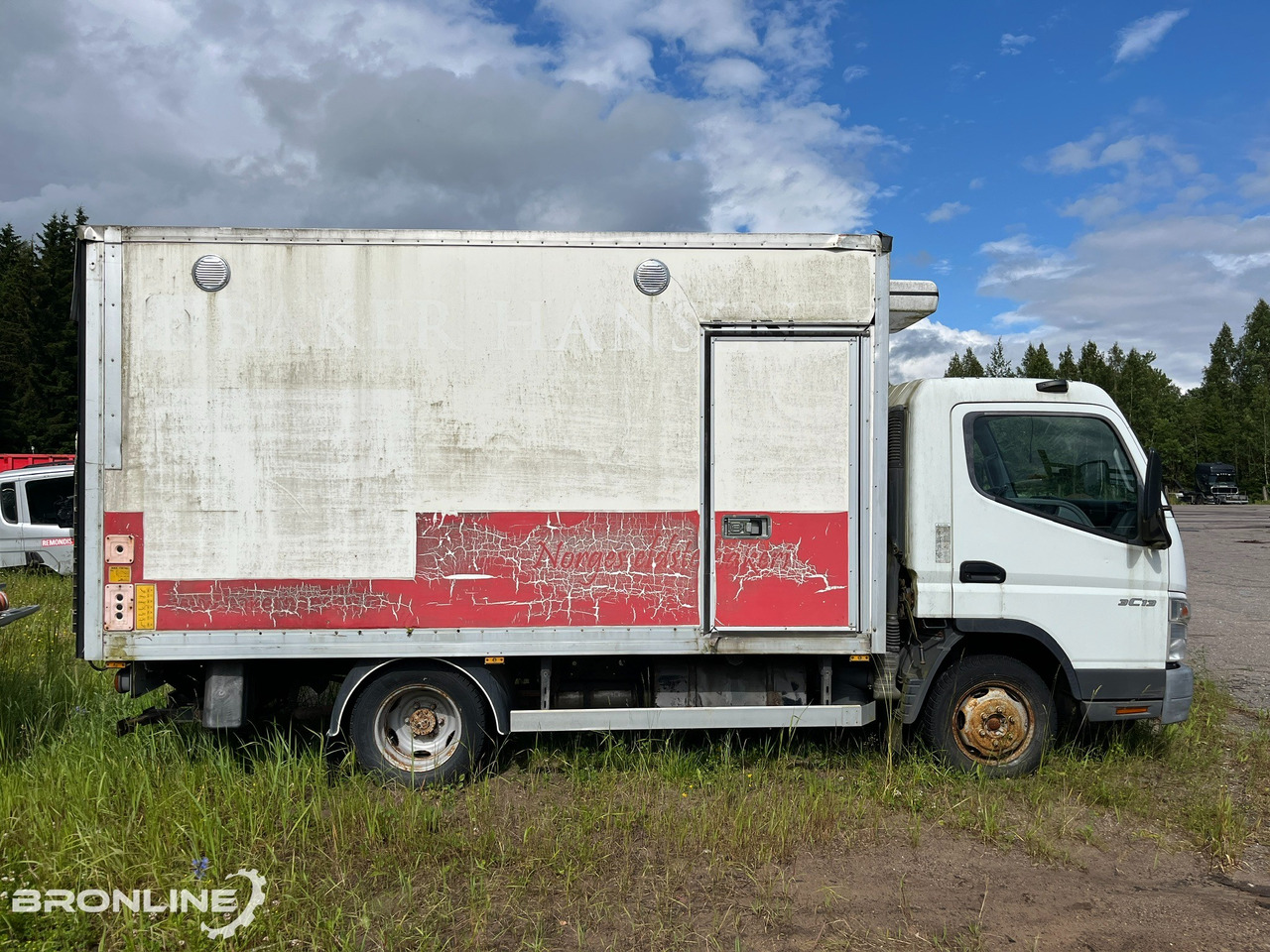 2007 Mitsubishi Fuso Canter 3c13 BOX - Truk berpendingin: gambar 4 2007 Mitsubishi Fuso Canter 3c13 BOX - Truk berpendingin: gambar 4