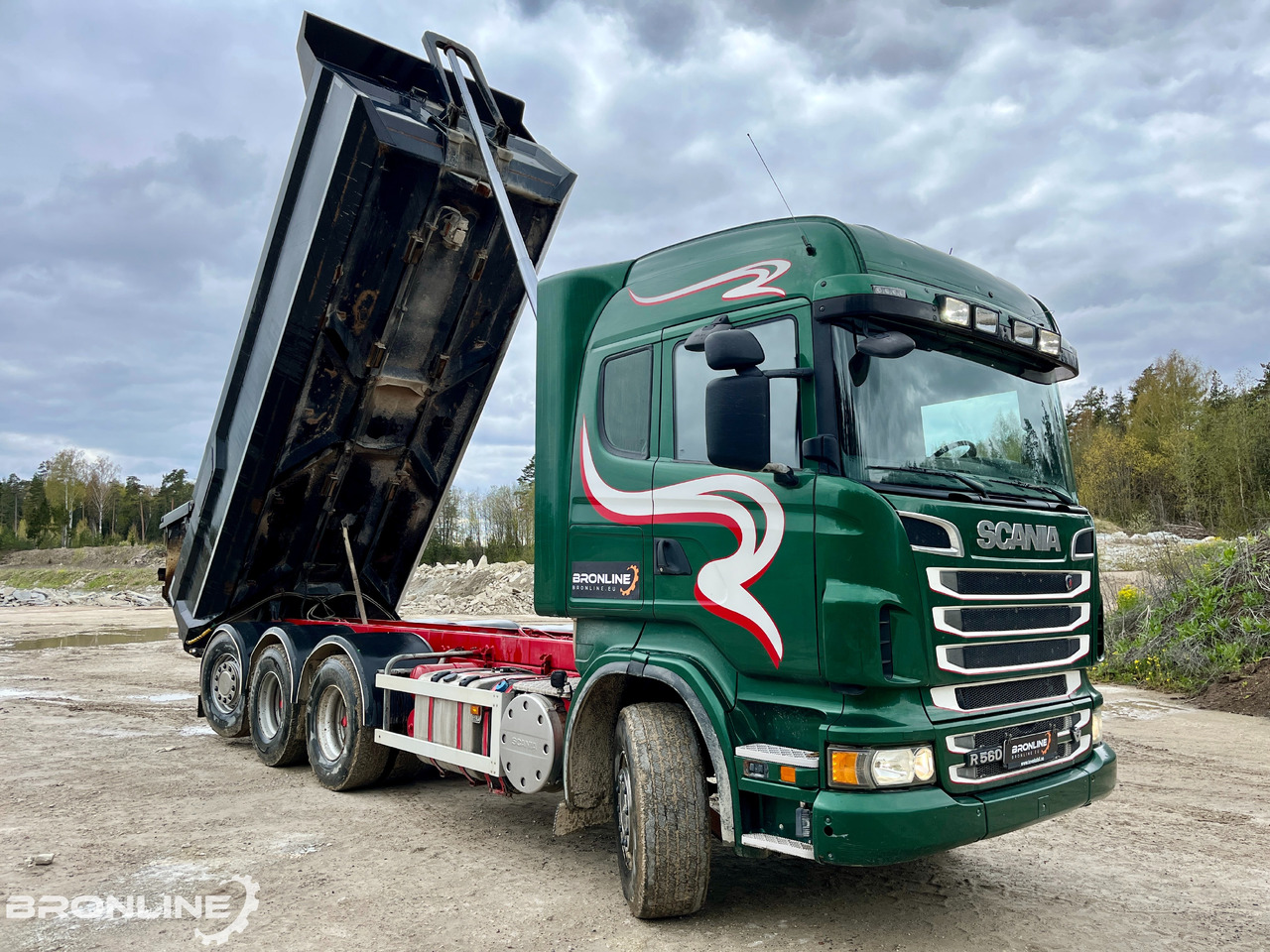 2013 V8 SCANIA R560 8X4 Tipper/Kallur/Retarder - Truk jungkit: gambar 1 2013 V8 SCANIA R560 8X4 Tipper/Kallur/Retarder - Truk jungkit: gambar 1