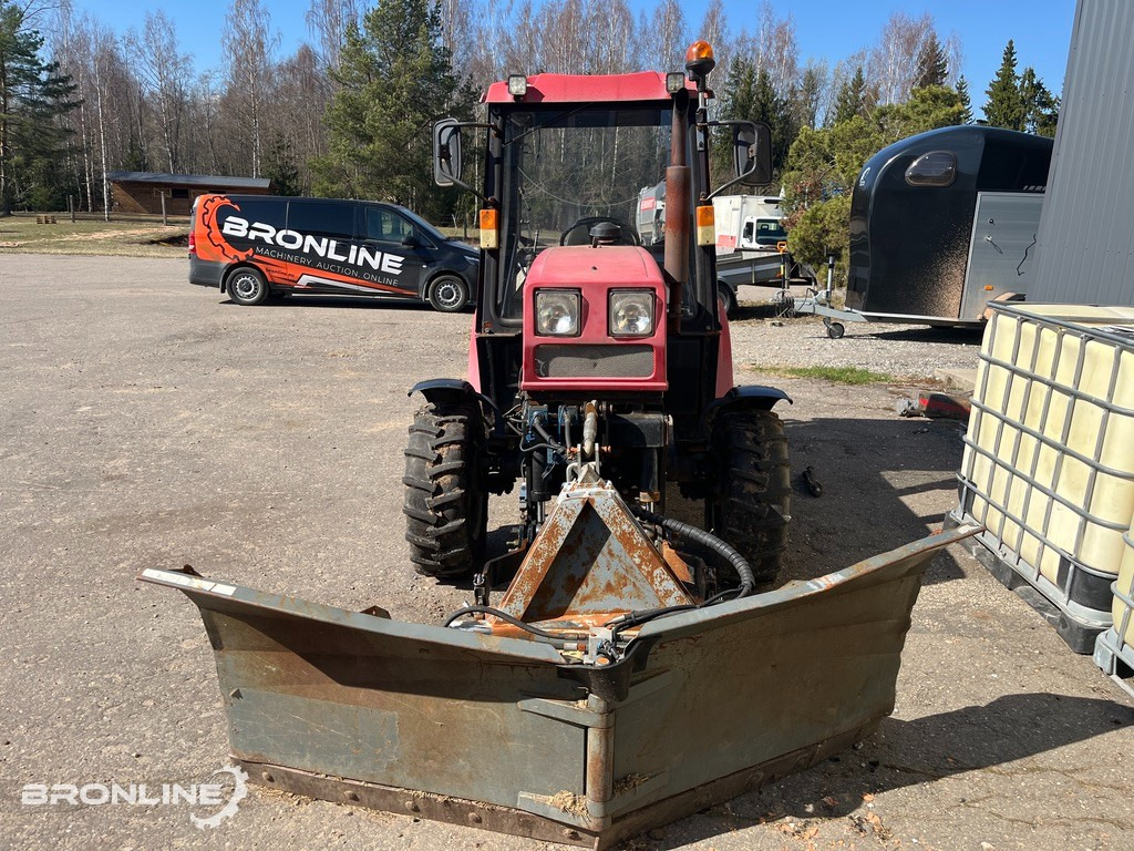 2016 Belarus 320.4 Tractor + Snow plow - Traktor: gambar 1 2016 Belarus 320.4 Tractor + Snow plow - Traktor: gambar 1