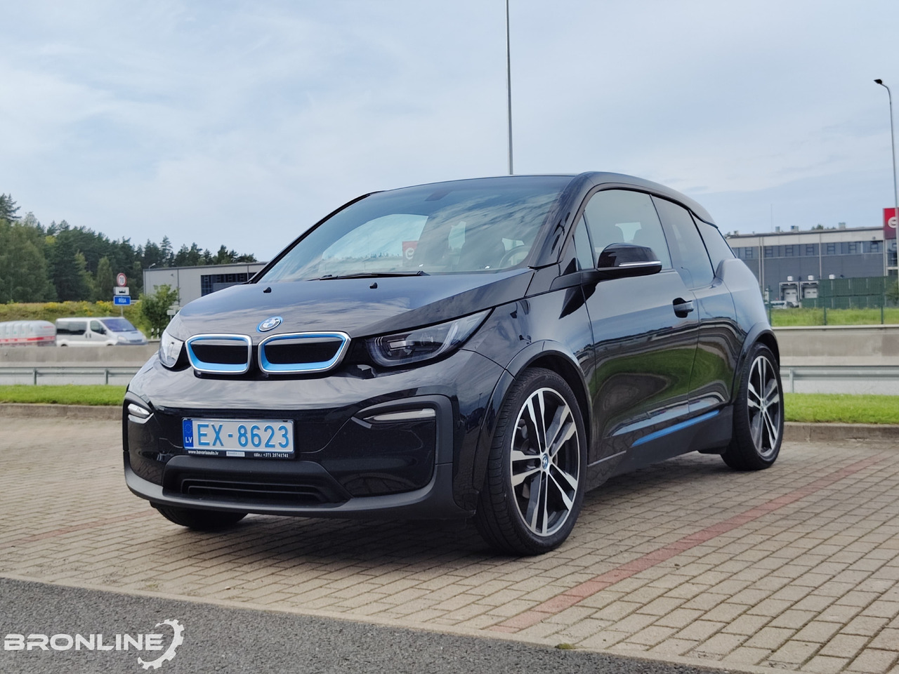 Mobil 2022 BMW i3 Sport edition 135kW 120Ah: gambar 1