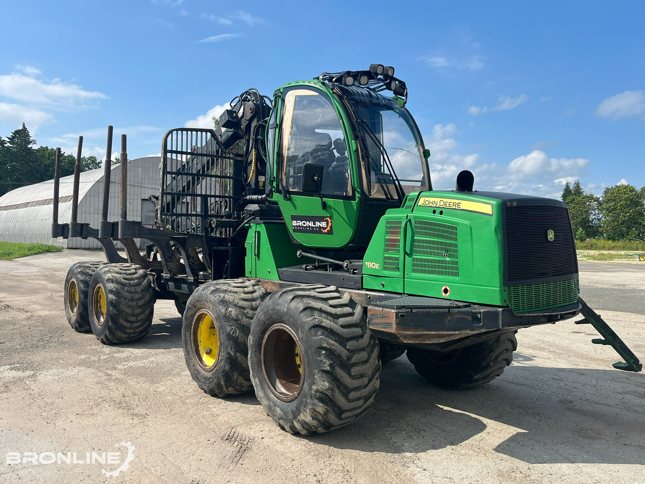 2010 John Deere 1110E Forwarder 8x8 - Peralatan lainnya: gambar 1 2010 John Deere 1110E Forwarder 8x8 - Peralatan lainnya: gambar 1