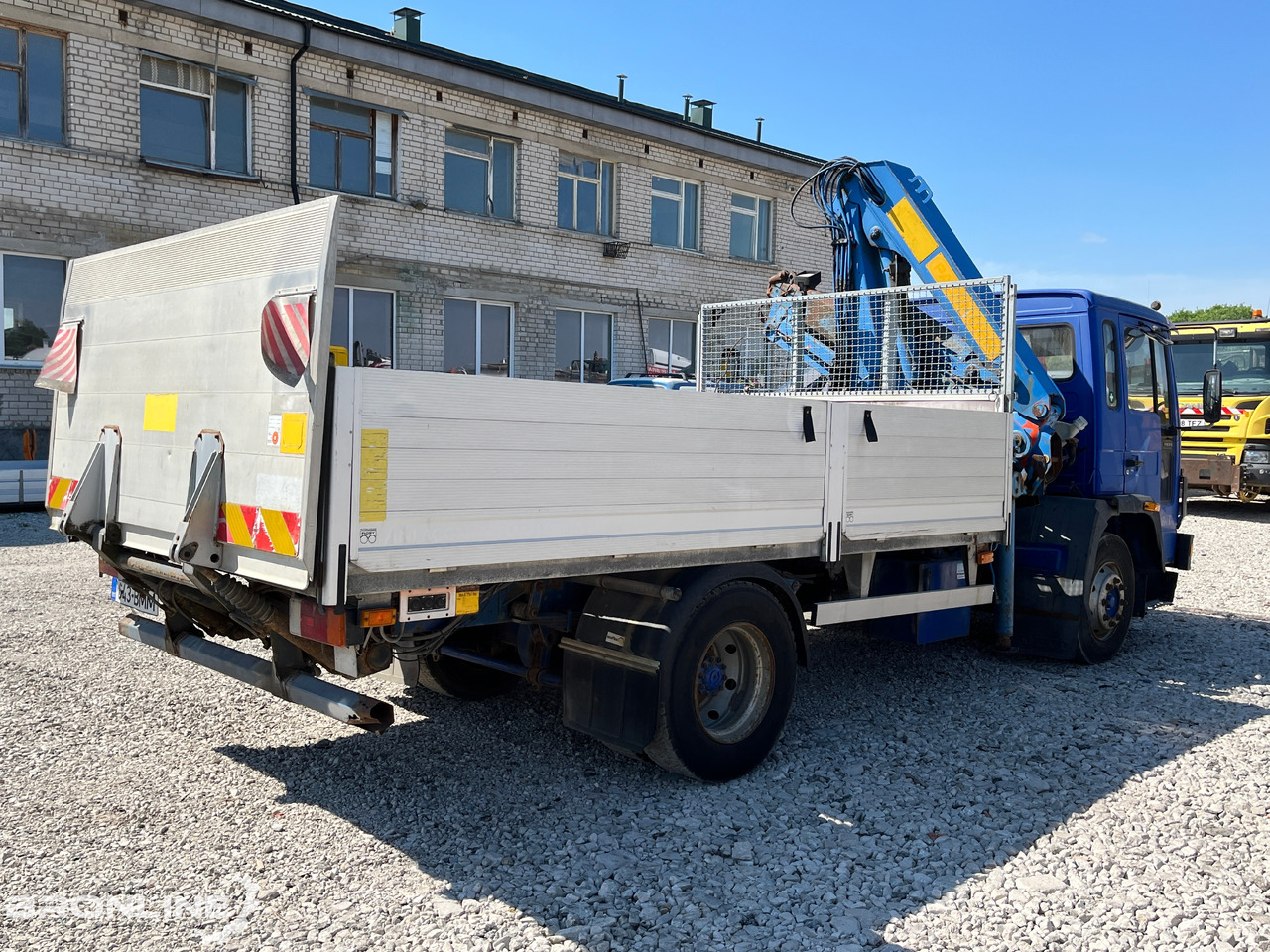 VOLVO FL611 + Palfinger PK 8200 - Truk flatbed, Truk derek: gambar 5 VOLVO FL611 + Palfinger PK 8200 - Truk flatbed, Truk derek: gambar 5