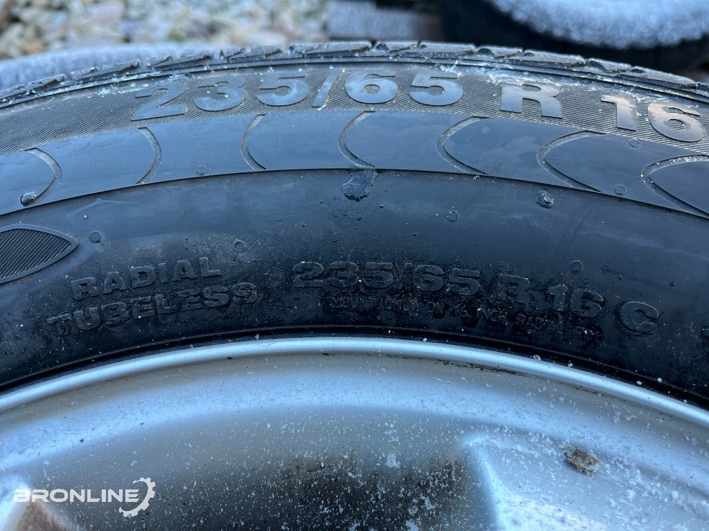 Veljekomplekt suverehvidega 235/65/R16 - Roda untuk Van pengiriman: gambar 5 Veljekomplekt suverehvidega 235/65/R16 - Roda untuk Van pengiriman: gambar 5