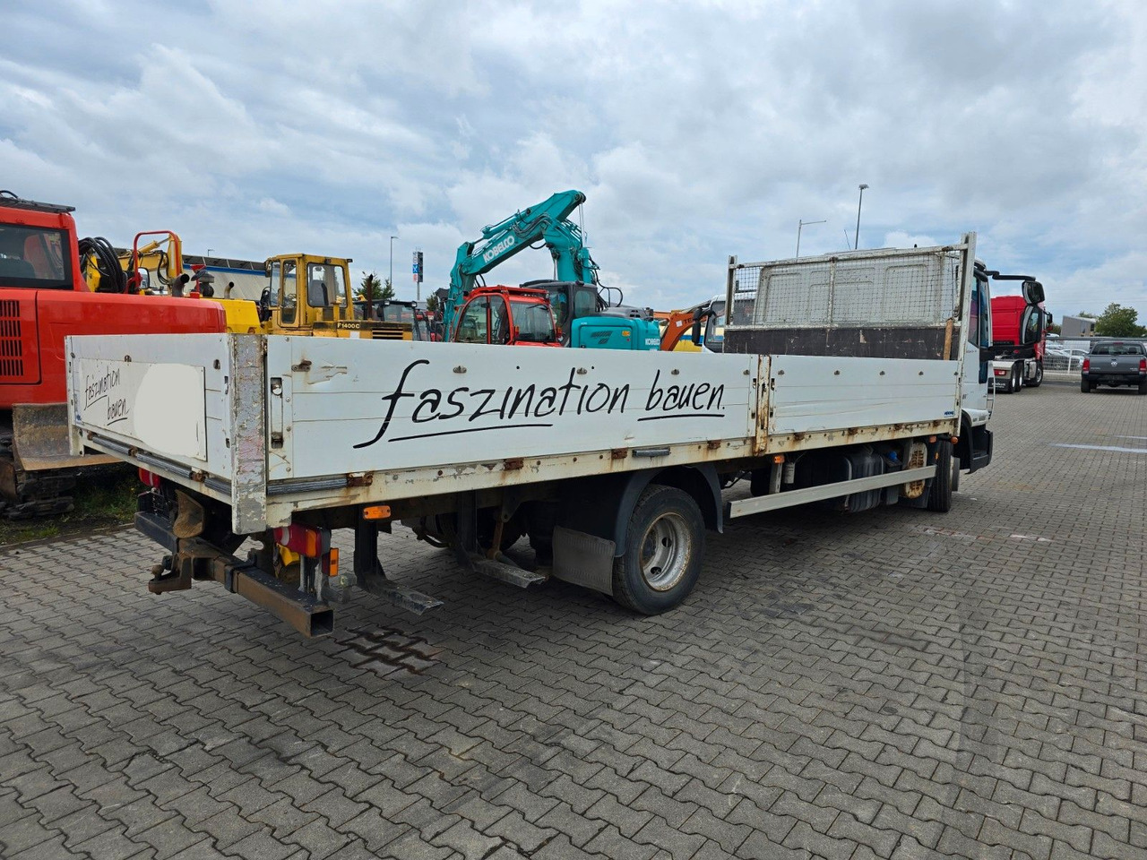 Iveco ML80E22/P Pritsche lang 6m Eurocargo - Truk flatbed: gambar 4 Iveco ML80E22/P Pritsche lang 6m Eurocargo - Truk flatbed: gambar 4