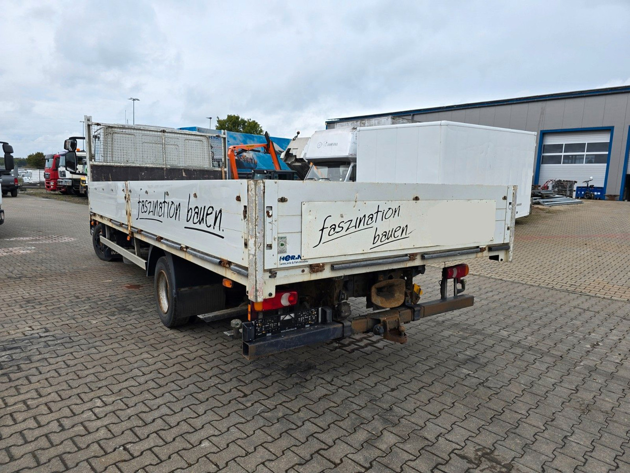 Iveco ML80E22/P Pritsche lang 6m Eurocargo - Truk flatbed: gambar 5 Iveco ML80E22/P Pritsche lang 6m Eurocargo - Truk flatbed: gambar 5