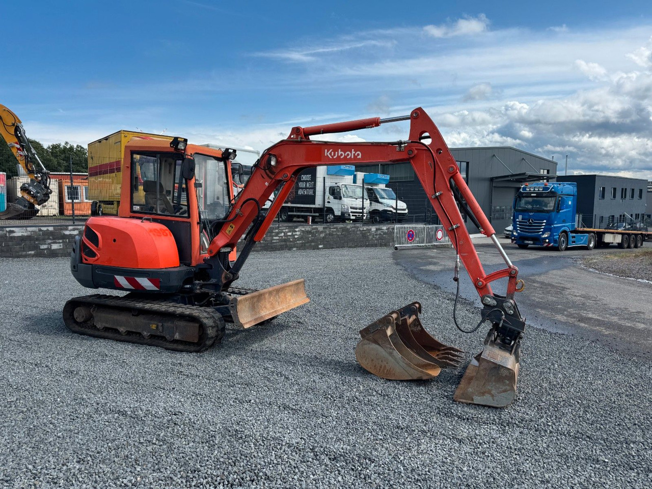 Kubota KX 121-3a KX121 Minibagger Monoausleger 3xLöffel - Ekskavator mini: gambar 4 Kubota KX 121-3a KX121 Minibagger Monoausleger 3xLöffel - Ekskavator mini: gambar 4