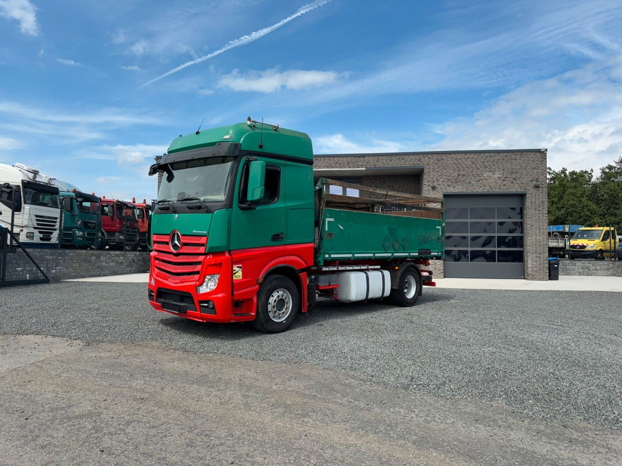 Mercedes-Benz Actros 1842 Kipper Dreiseitenkipper - Truk jungkit: gambar 2 Mercedes-Benz Actros 1842 Kipper Dreiseitenkipper - Truk jungkit: gambar 2