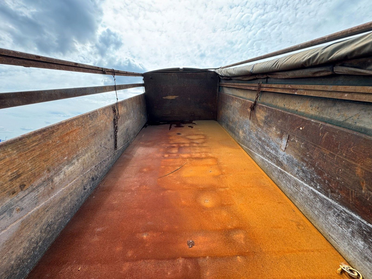 Truk jungkit Mercedes-Benz Actros 1842 Kipper Dreiseitenkipper: gambar 14 Truk jungkit Mercedes-Benz Actros 1842 Kipper Dreiseitenkipper: gambar 14