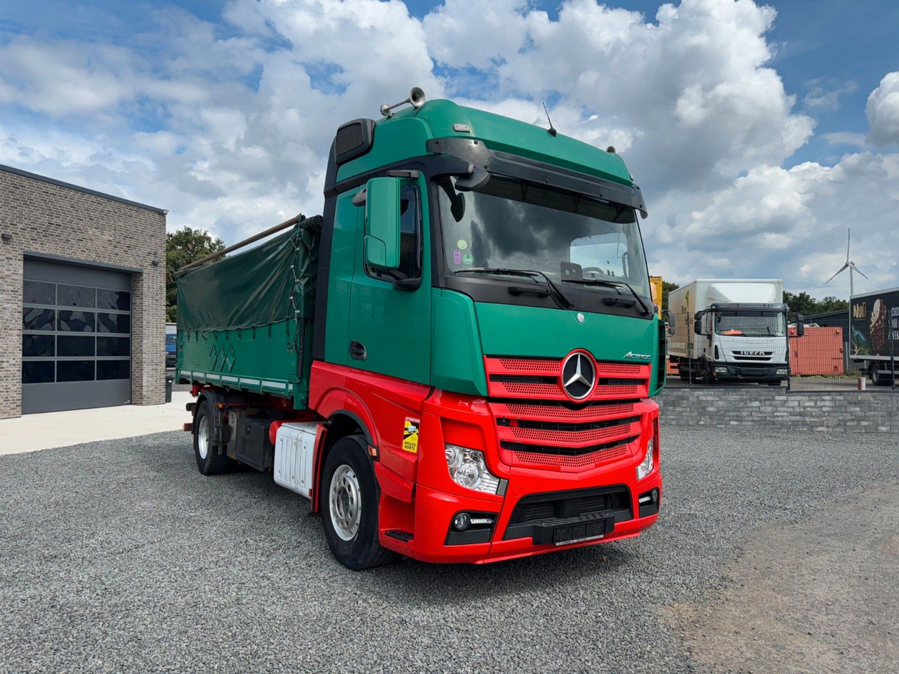 Truk jungkit Mercedes-Benz Actros 1842 Kipper Dreiseitenkipper: gambar 6 Truk jungkit Mercedes-Benz Actros 1842 Kipper Dreiseitenkipper: gambar 6