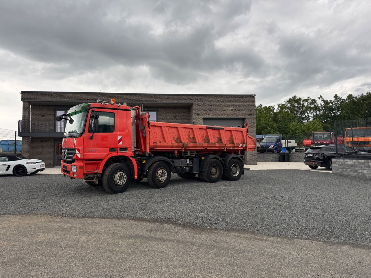 Mercedes-Benz Actros 3244 Dreiseitenkipper Meiller Bordm 8x4 - Truk jungkit: gambar 1 Mercedes-Benz Actros 3244 Dreiseitenkipper Meiller Bordm 8x4 - Truk jungkit: gambar 1