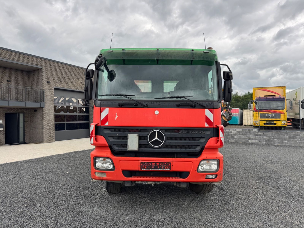 Mercedes-Benz Actros 3244 Dreiseitenkipper Meiller Bordm 8x4 - Truk jungkit: gambar 4 Mercedes-Benz Actros 3244 Dreiseitenkipper Meiller Bordm 8x4 - Truk jungkit: gambar 4