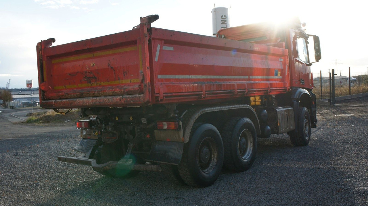 Mercedes-Benz Arocs 2653 Dreiseitenkipper Meiller Bordmatik - Truk jungkit: gambar 4 Mercedes-Benz Arocs 2653 Dreiseitenkipper Meiller Bordmatik - Truk jungkit: gambar 4