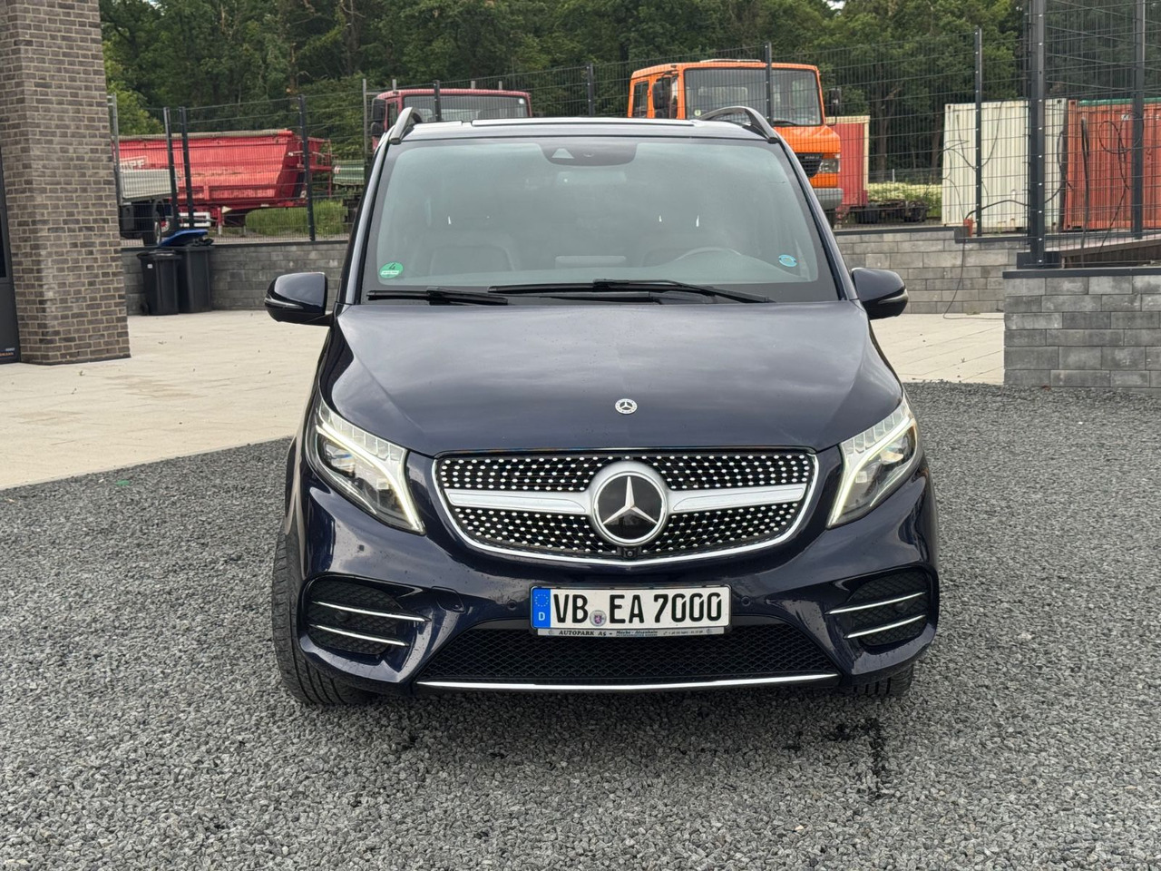 Mercedes-Benz V 250 AMG Avantg.Edition 4M Lang Distronic Stand - Van penumpang: gambar 4 Mercedes-Benz V 250 AMG Avantg.Edition 4M Lang Distronic Stand - Van penumpang: gambar 4