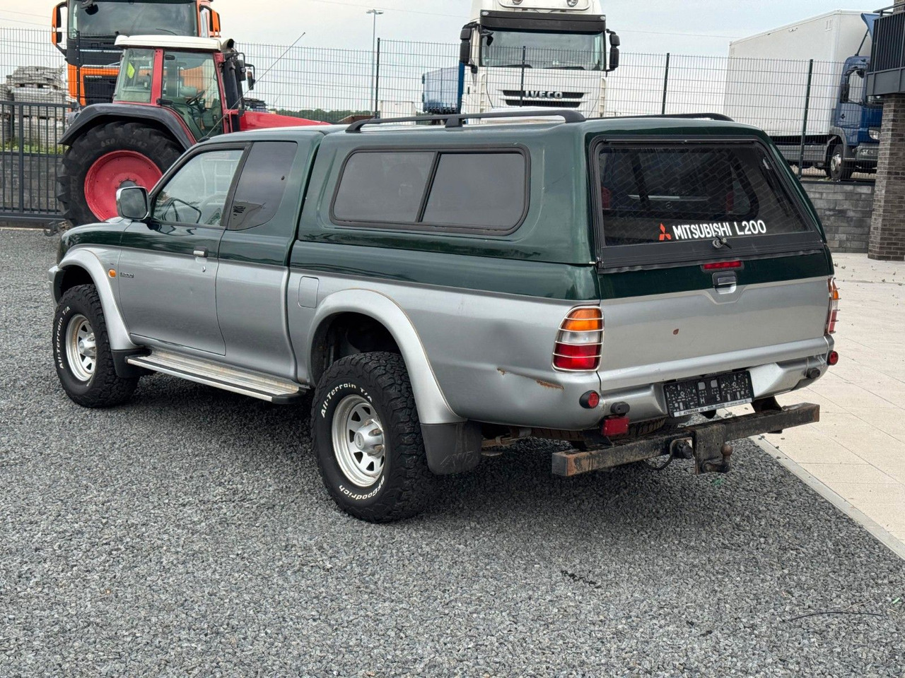Mobil SUV Mitsubishi L200 Klima: gambar 8