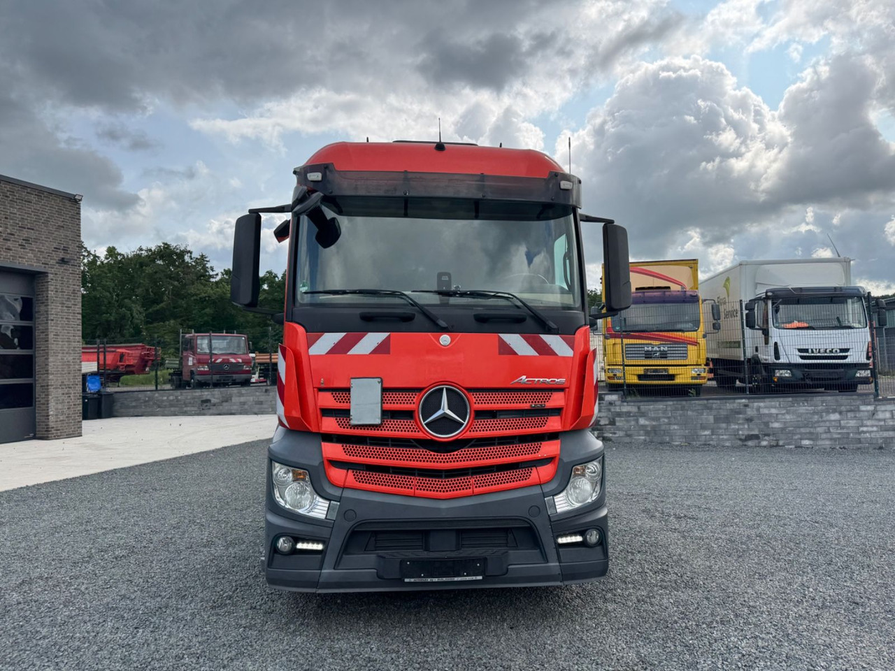Mercedes-Benz Actros 1845 SZM 4x4 Abstanstemp. Kipphydr. - Tractor head: gambar 4 Mercedes-Benz Actros 1845 SZM 4x4 Abstanstemp. Kipphydr. - Tractor head: gambar 4