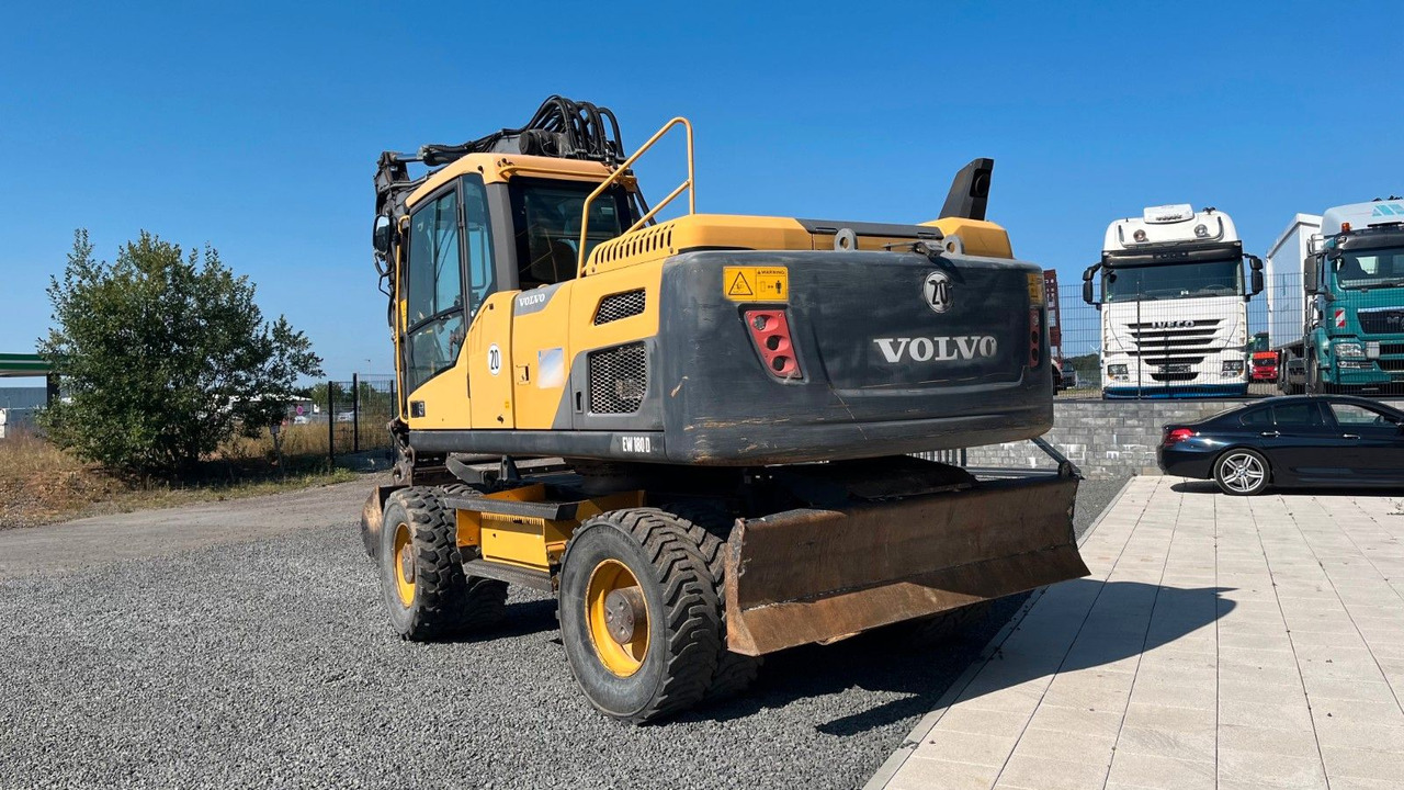 Volvo EW180D 20500 Kg Verstellausleger OilQuick - Ekskavator roda: gambar 4 Volvo EW180D 20500 Kg Verstellausleger OilQuick - Ekskavator roda: gambar 4