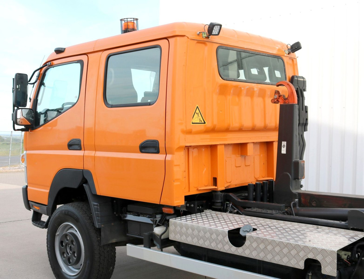 Mitsubishi CANTER 6C180 DOKA 4x4 KLIMA WINDE Standhz. 37tkm - Truk sasis: gambar 5 Mitsubishi CANTER 6C180 DOKA 4x4 KLIMA WINDE Standhz. 37tkm - Truk sasis: gambar 5