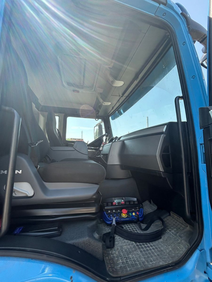 MAN TGS 8x2 mit HMF Kran 6020 Jip Winde - Truk derek: gambar 5 MAN TGS 8x2 mit HMF Kran 6020 Jip Winde - Truk derek: gambar 5