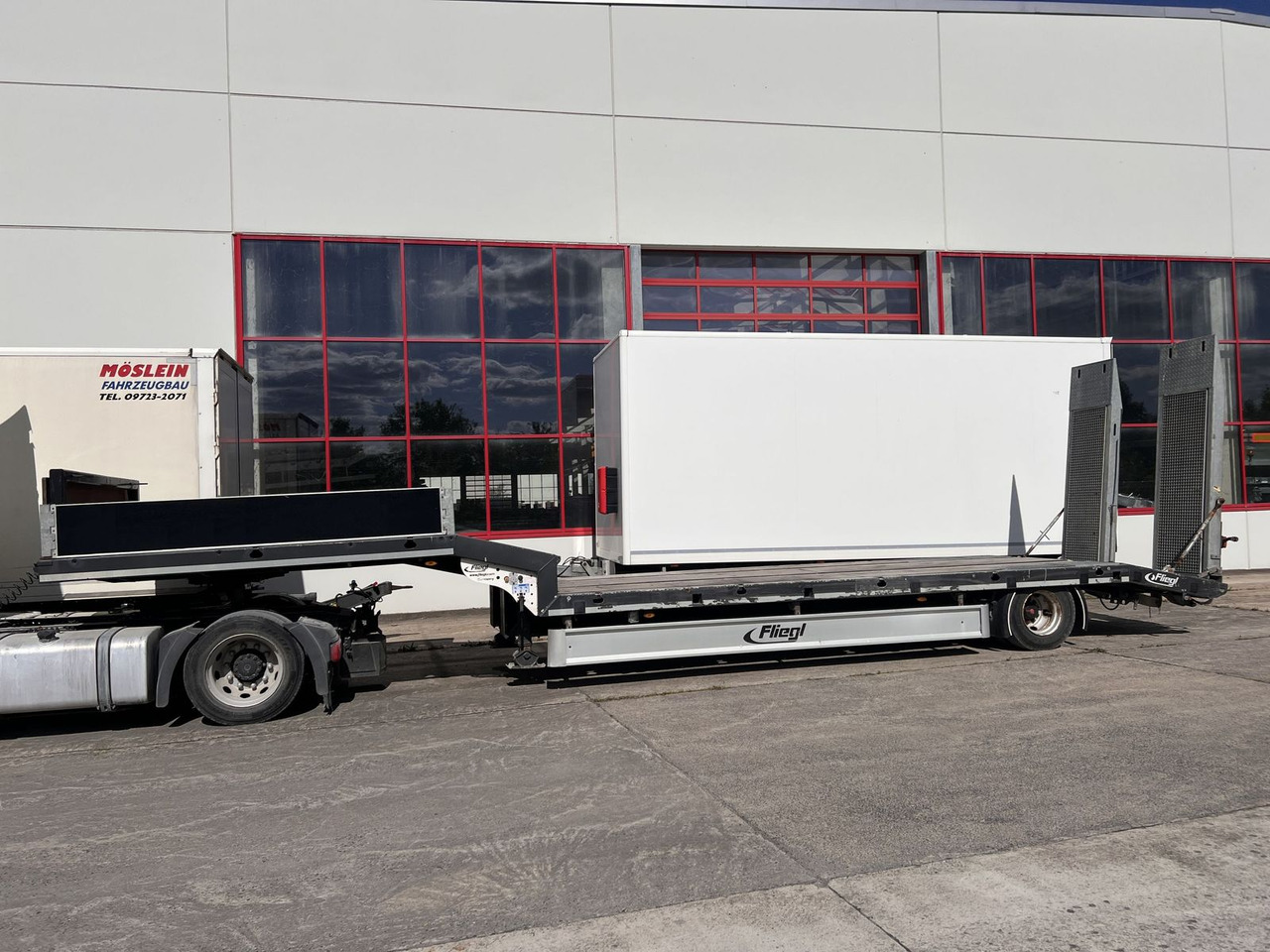 1 Achs Satteltieflader - Semi-trailer low bed: gambar 4 1 Achs Satteltieflader - Semi-trailer low bed: gambar 4