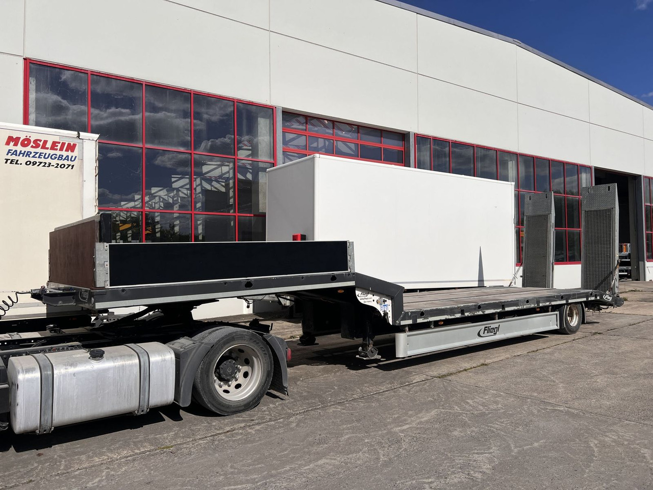 1 Achs Satteltieflader - Semi-trailer low bed: gambar 3 1 Achs Satteltieflader - Semi-trailer low bed: gambar 3