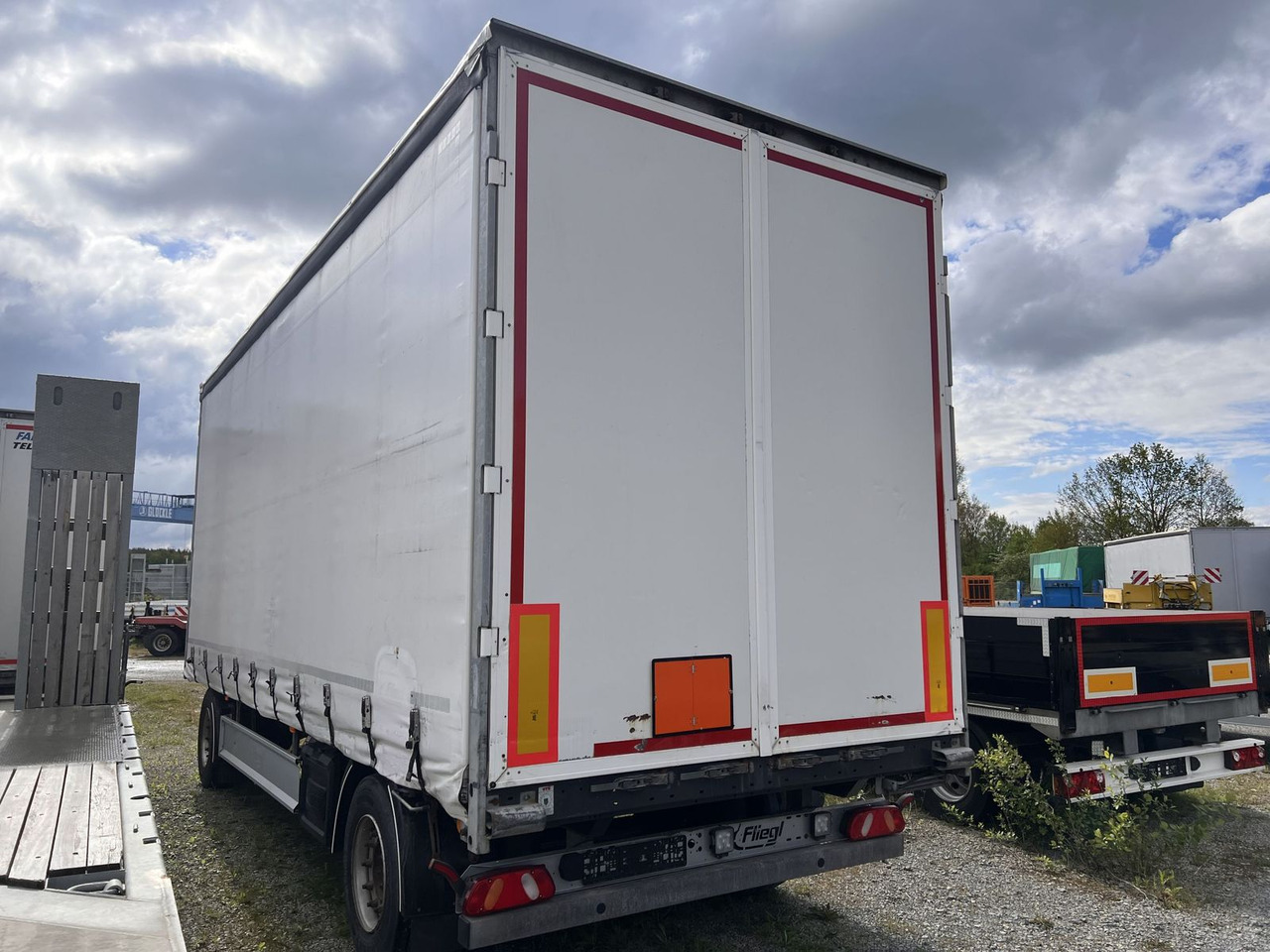 2 Achs Jumbo- Planen, Mega, durchladbar - Trailer dengan terpal samping: gambar 4 2 Achs Jumbo- Planen, Mega, durchladbar - Trailer dengan terpal samping: gambar 4