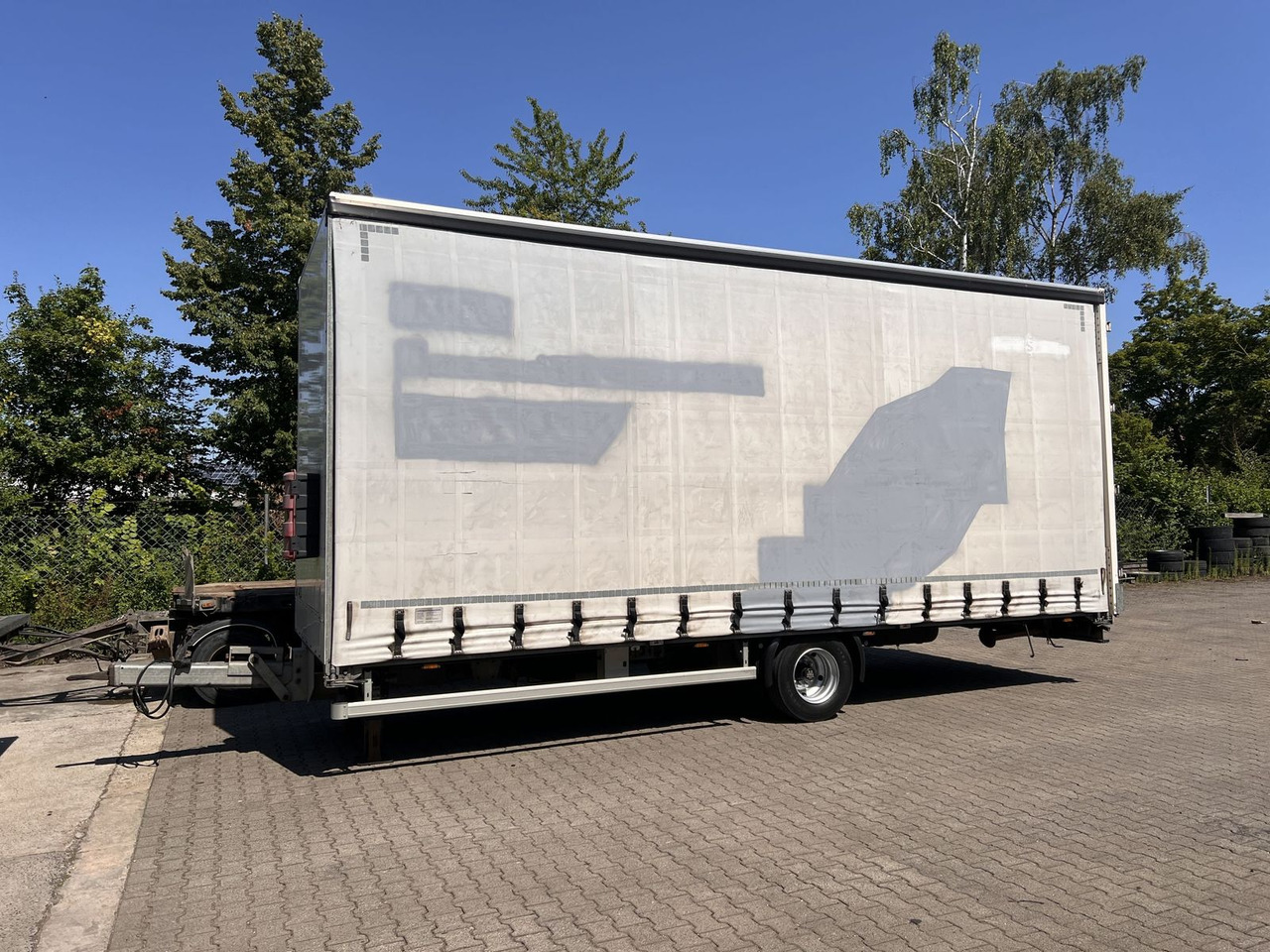 Ackermann 1 Achs Planenanhänger 10,5 t GG - Trailer kotak tertutup: gambar 1 Ackermann 1 Achs Planenanhänger 10,5 t GG - Trailer kotak tertutup: gambar 1