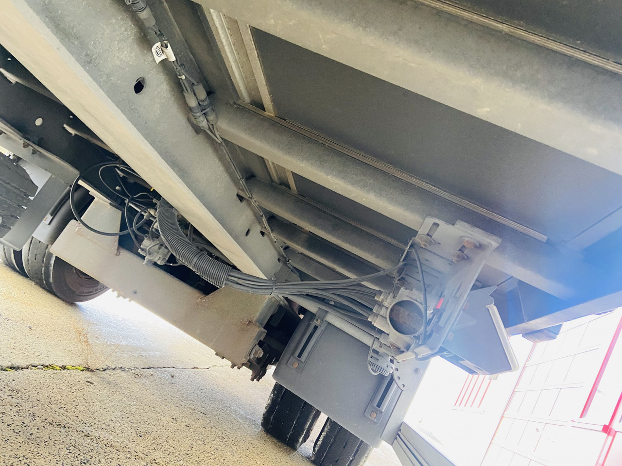 Ackermann Z-KA-F10.5/7,6 1 Achs Planenanhänger 10,5 t GG - Trailer kotak tertutup: gambar 2 Ackermann Z-KA-F10.5/7,6 1 Achs Planenanhänger 10,5 t GG - Trailer kotak tertutup: gambar 2