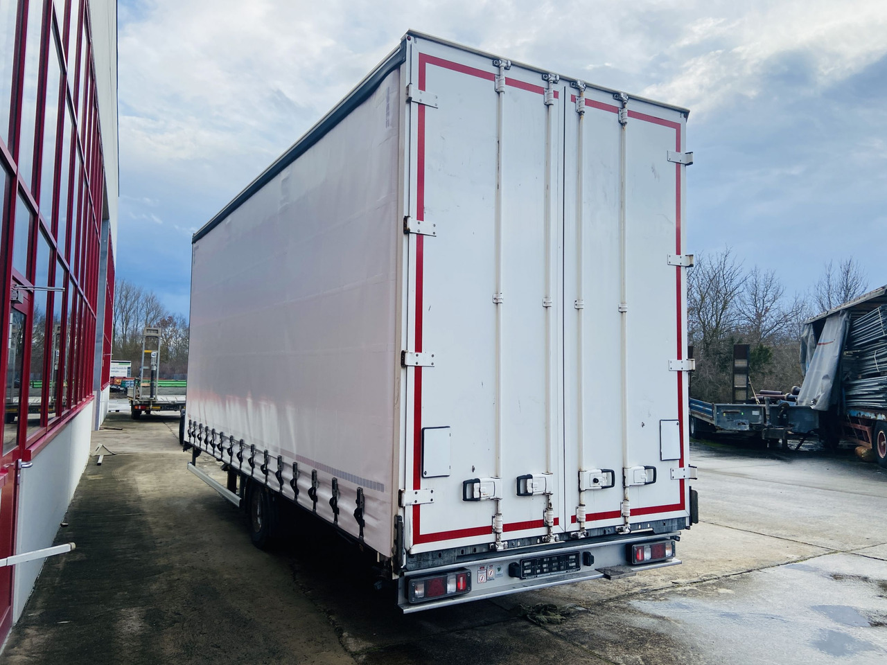 Ackermann Z-KA-F10.5/7,6 1 Achs Planenanhänger 10,5 t GG - Trailer kotak tertutup: gambar 4 Ackermann Z-KA-F10.5/7,6 1 Achs Planenanhänger 10,5 t GG - Trailer kotak tertutup: gambar 4