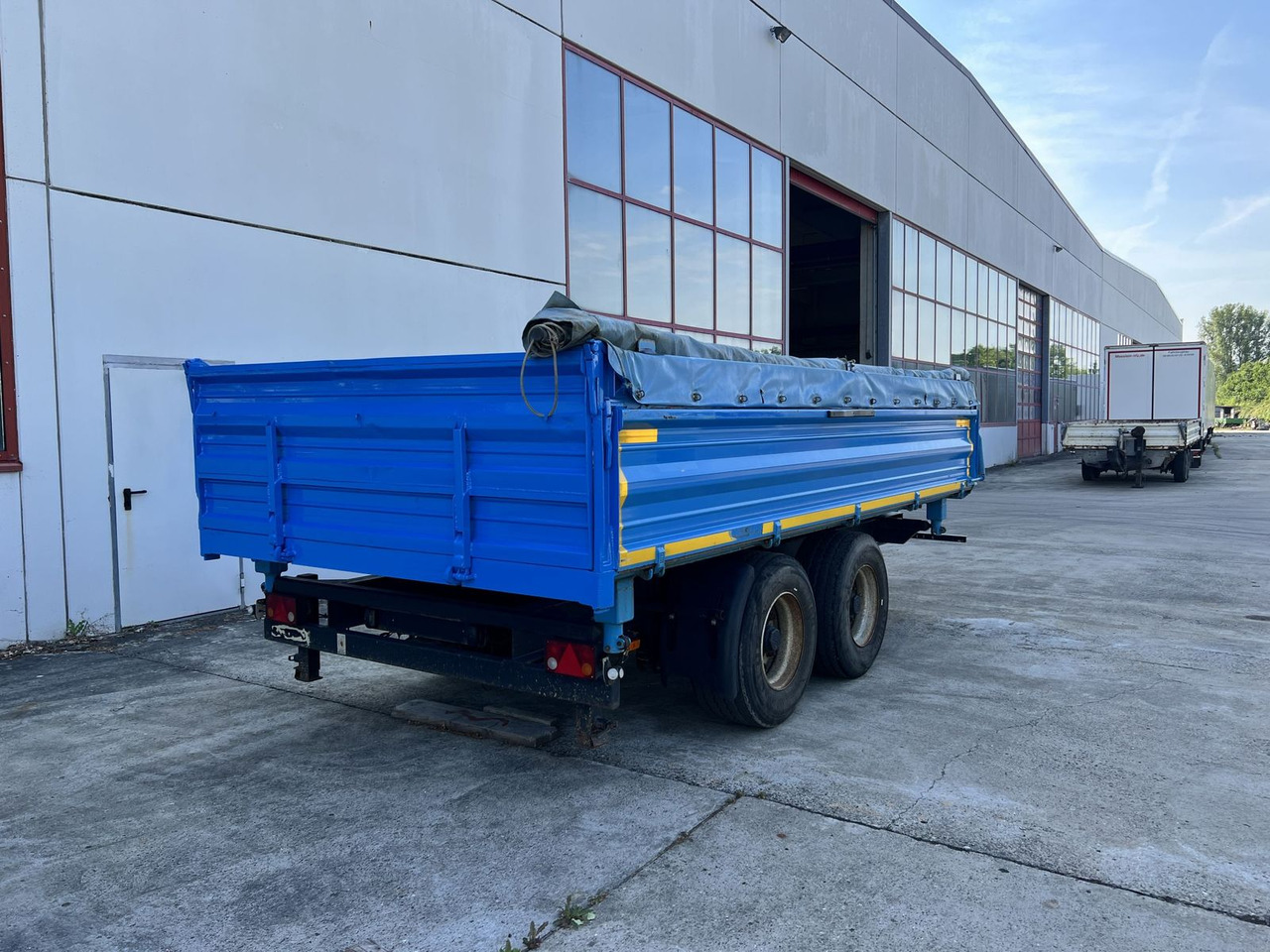 Blomenröhr 14 t Tandemkipper- Tieflader, Breitbereifung - Trailer jungkit: gambar 5 Blomenröhr 14 t Tandemkipper- Tieflader, Breitbereifung - Trailer jungkit: gambar 5