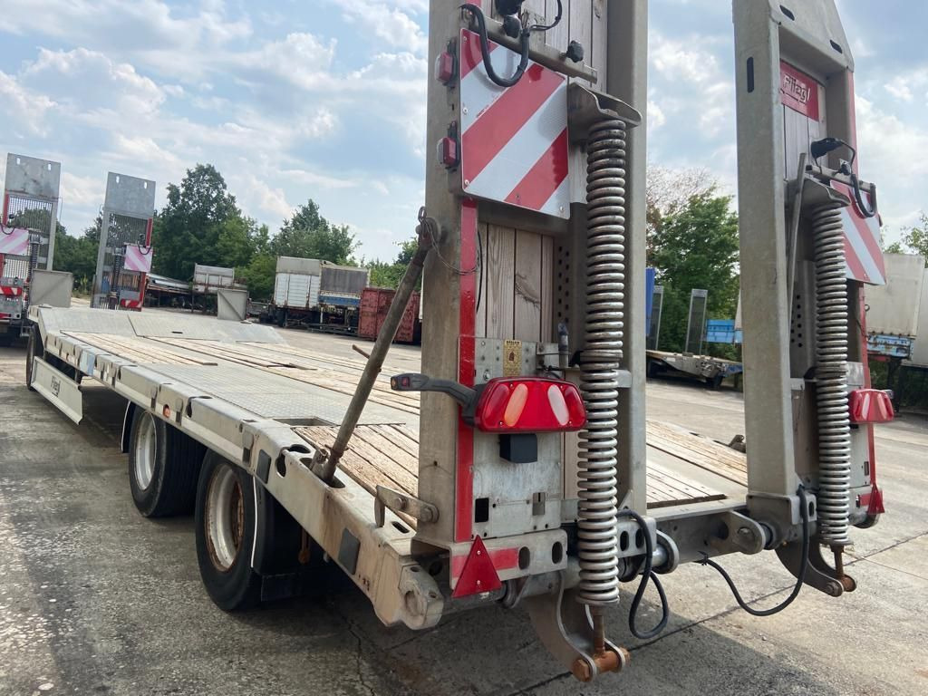 Fliegl 3 Achs Tiefladeranhänger - Trailer low bed: gambar 4 Fliegl 3 Achs Tiefladeranhänger - Trailer low bed: gambar 4