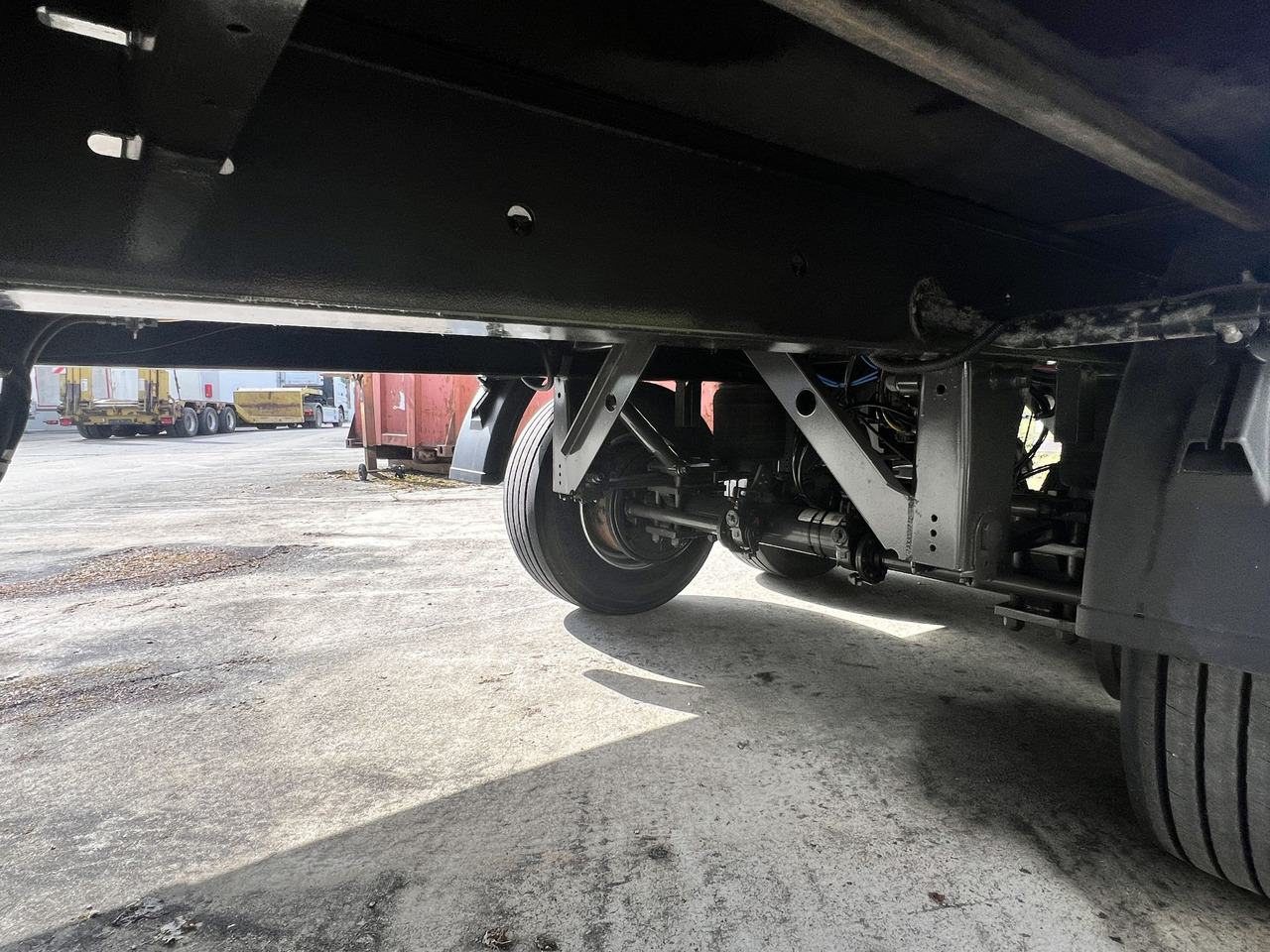 Fliegl TPS135 13,5 t Tandemplanenanhänger, neuwertig - Trailer dengan terpal samping: gambar 5 Fliegl TPS135 13,5 t Tandemplanenanhänger, neuwertig - Trailer dengan terpal samping: gambar 5