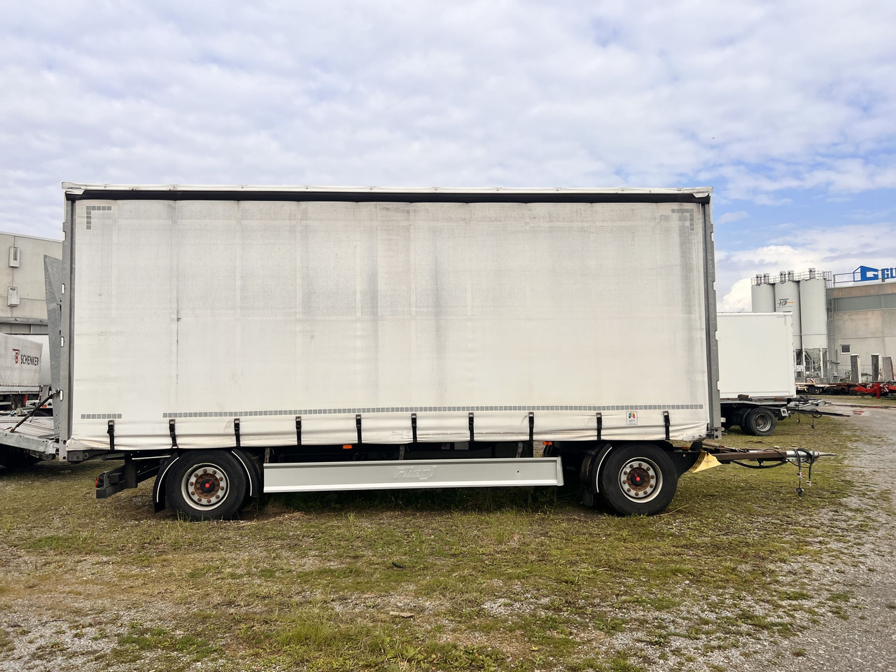 Fliegl ZPS180 2 Achs Jumbo- Planen, Mega, durchladbar - Trailer dengan terpal samping: gambar 1 Fliegl ZPS180 2 Achs Jumbo- Planen, Mega, durchladbar - Trailer dengan terpal samping: gambar 1